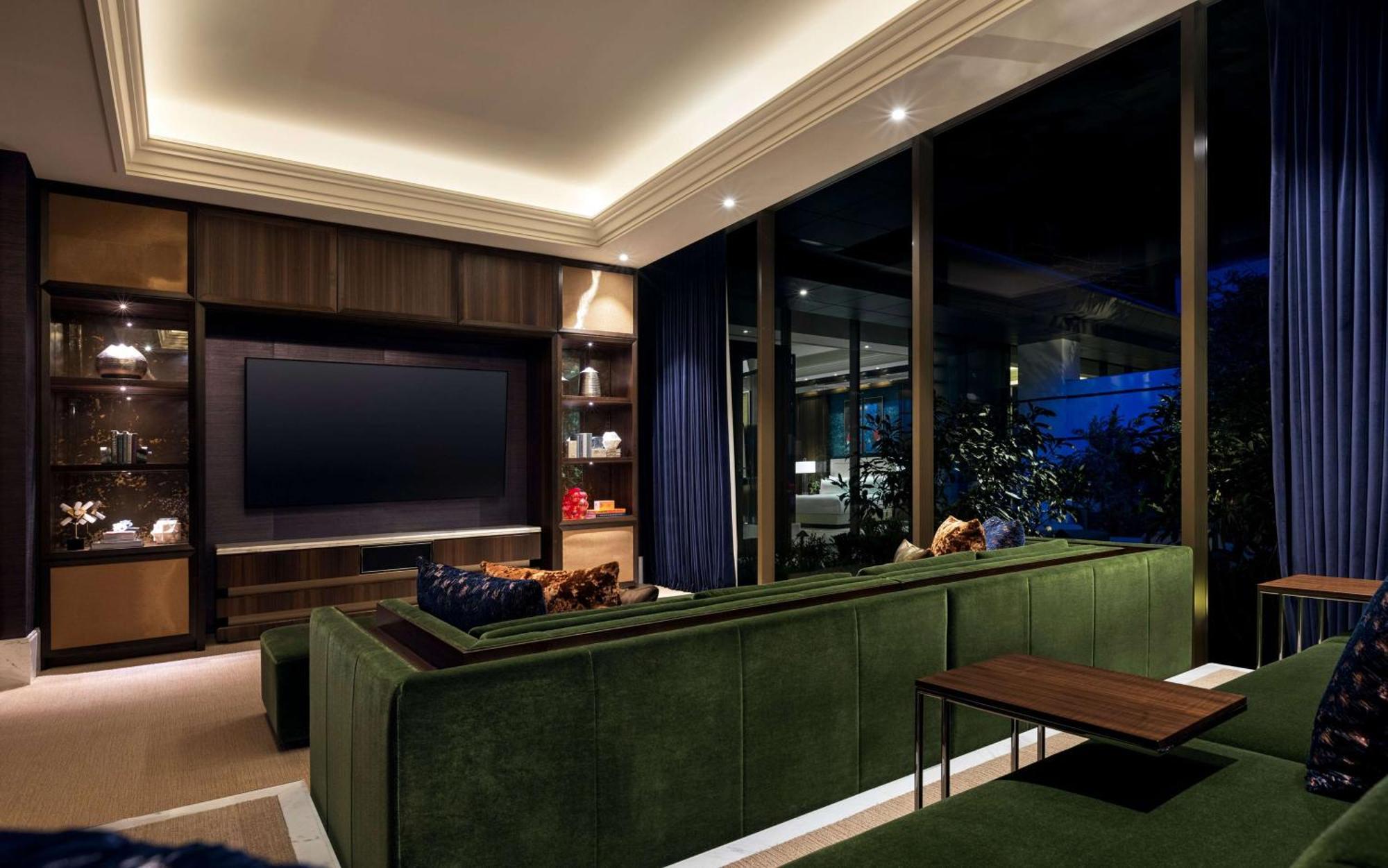 Resort Crockfords Vegas, Lxr & At World