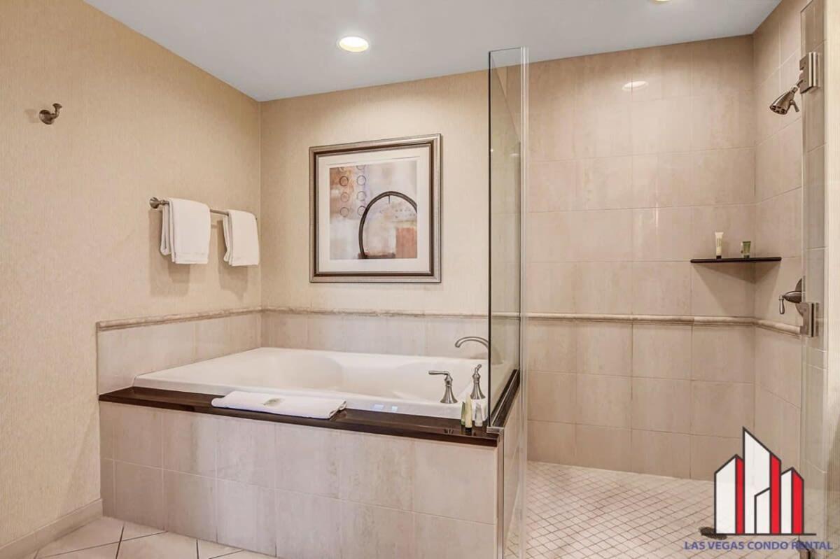 Mgm Signature-21-609 Strip View Jacuzzi Сasa de vacaciones