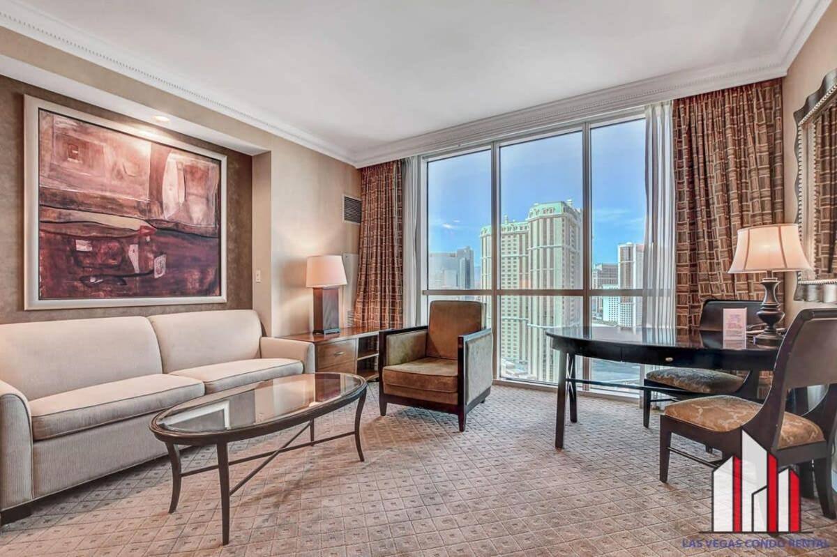 Mgm Signature-21-609 Strip View Jacuzzi