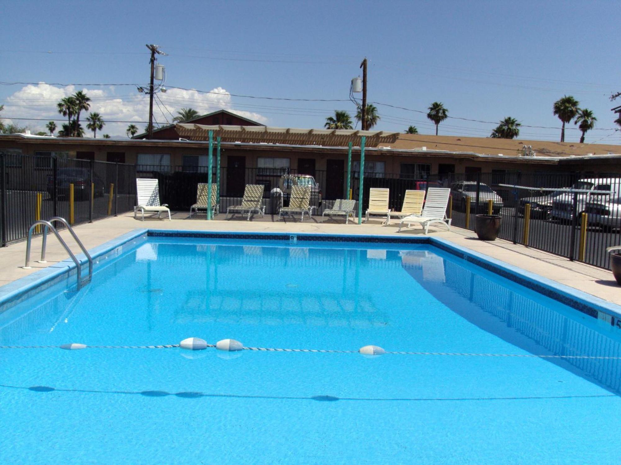 Motel Desert Hills 2*