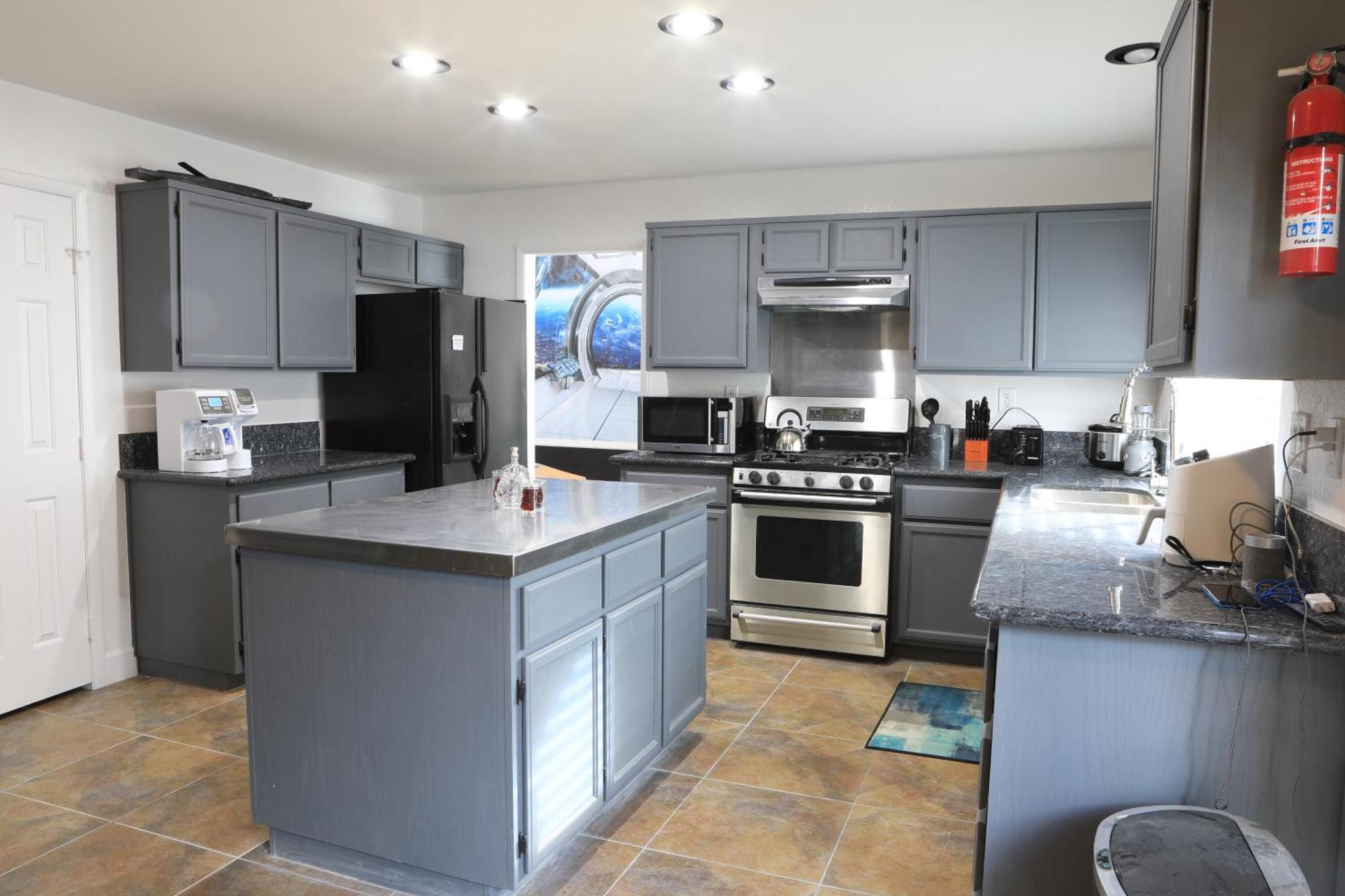 Сasa de vacaciones Comfy Expansive - Near The Strip - Heated Pool *