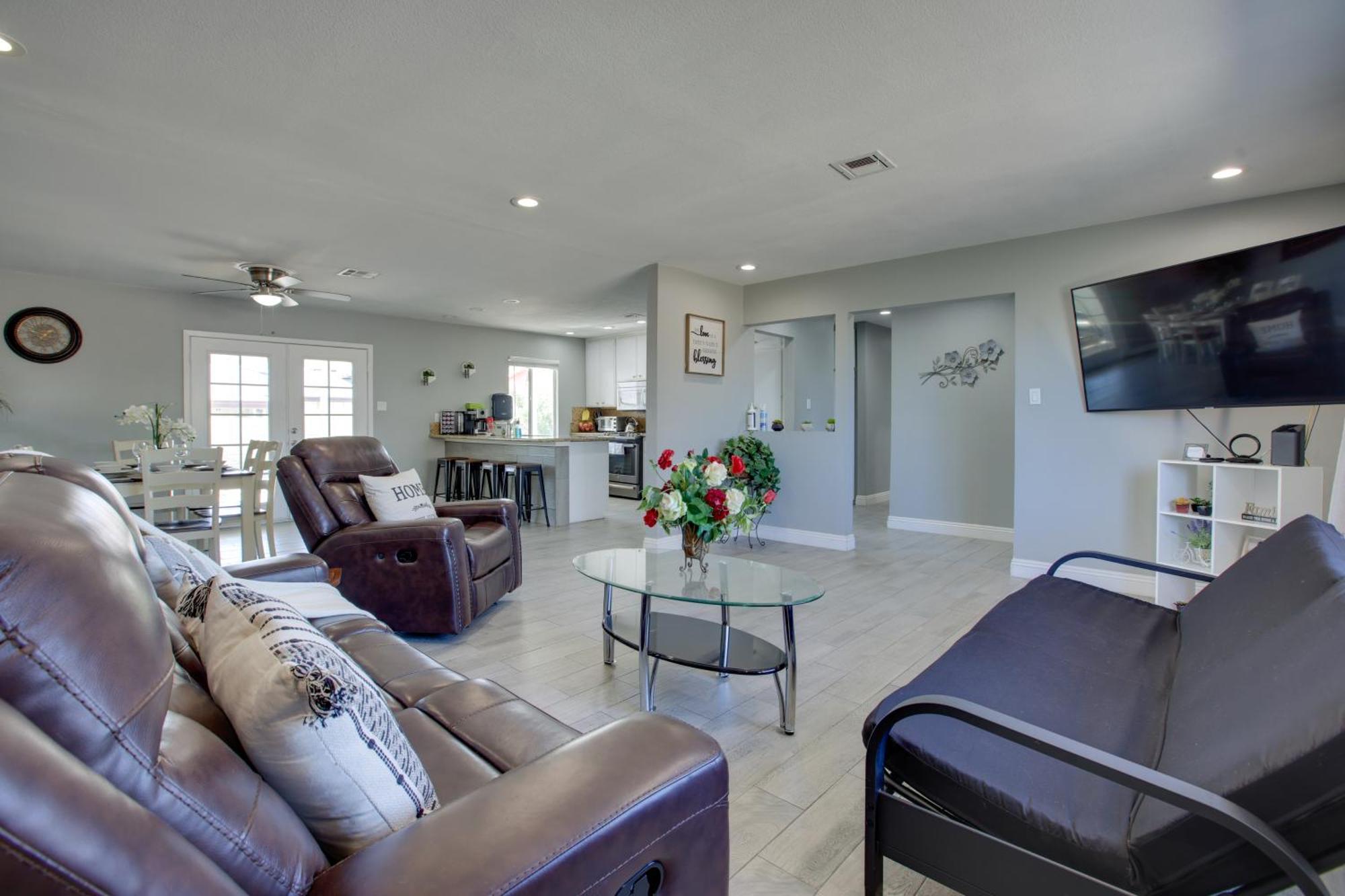 Holiday home Vegas Retreat With Yard Less Than 5 Mi To Strip! Las Vegas