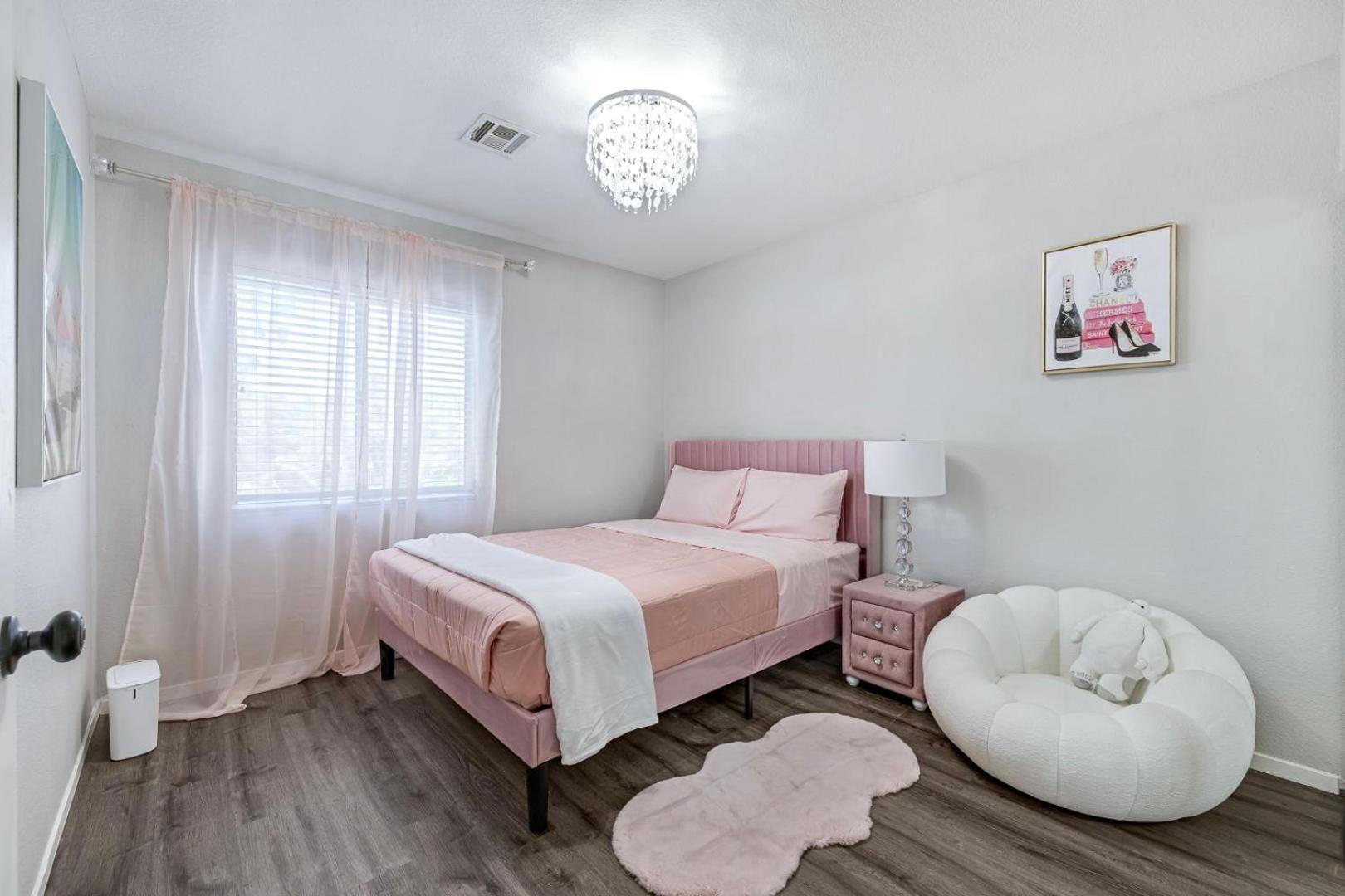 Сasa de vacaciones Modern In Vegas Near Strip With Pool And Jacuzzi Las Vegas