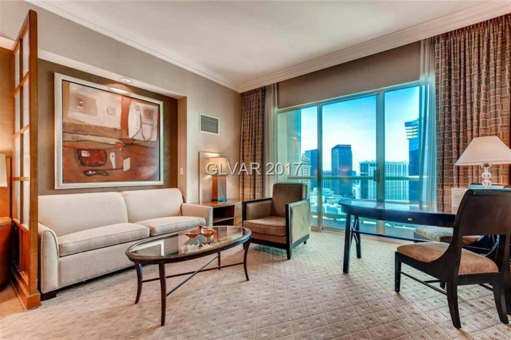Apartahotel Mgm Signature Ph 30th Floor Deluxe Strip Facing With Balcony