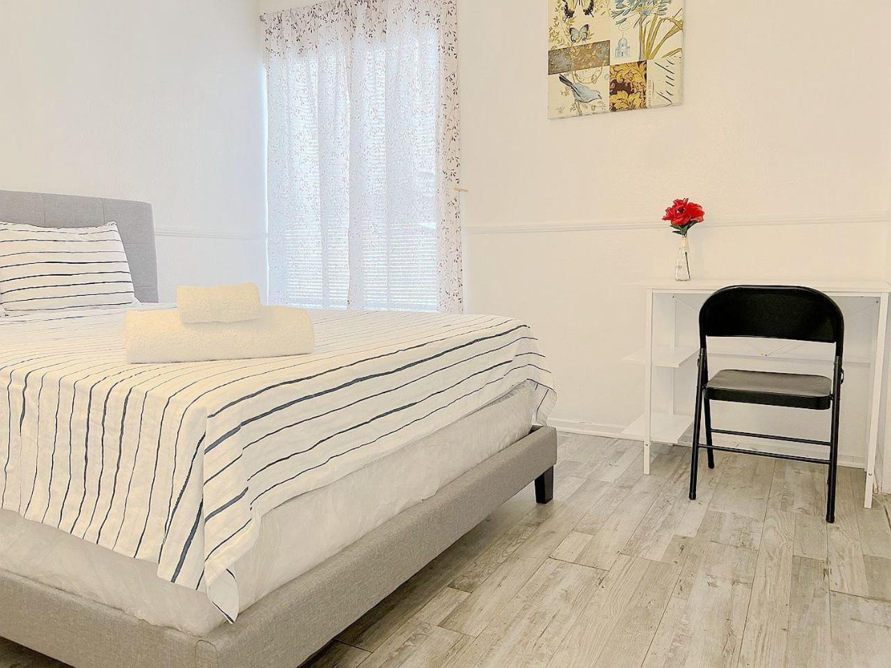 Super 1 Bedroom, Share Bathroom, Kitchen -2 Habitación en casa particular