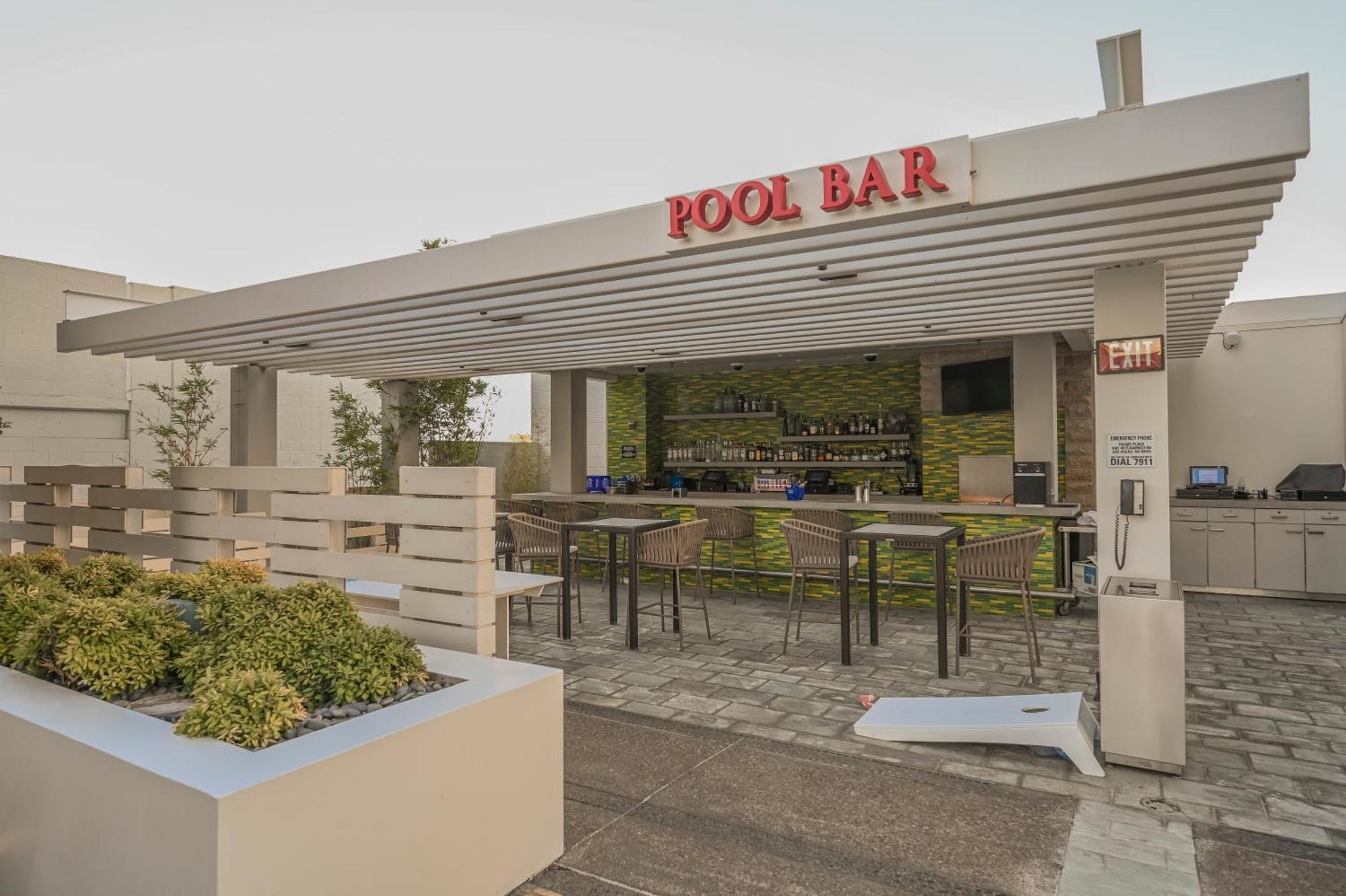 Stripviewsuites Two-bedroom Con-joined Exclusive Apartahotel *