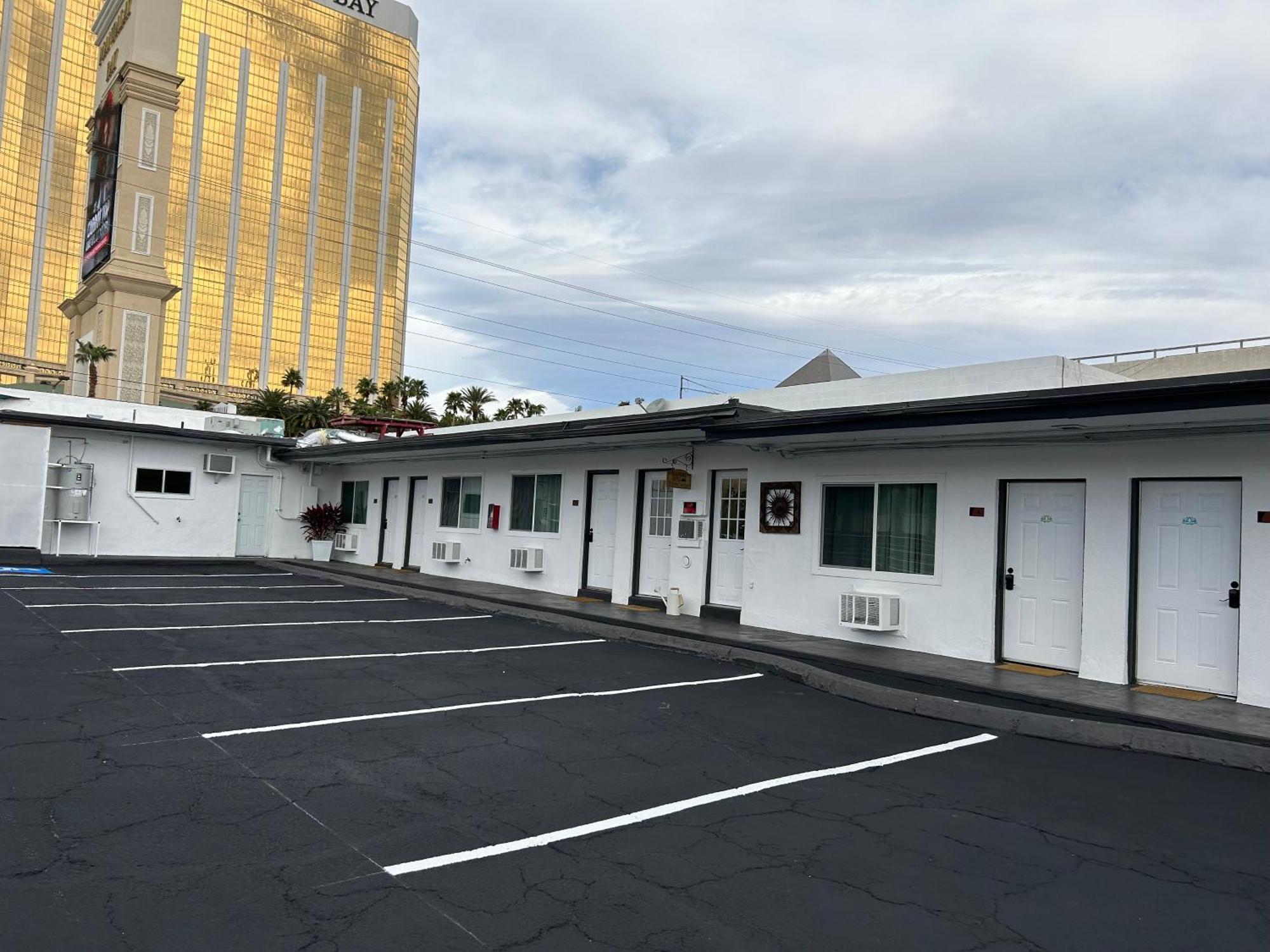 Nirvana Hotel 3*