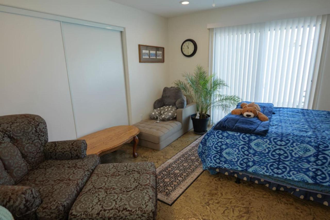 327 7 Bedroom With Fenced Yard Сasa de vacaciones