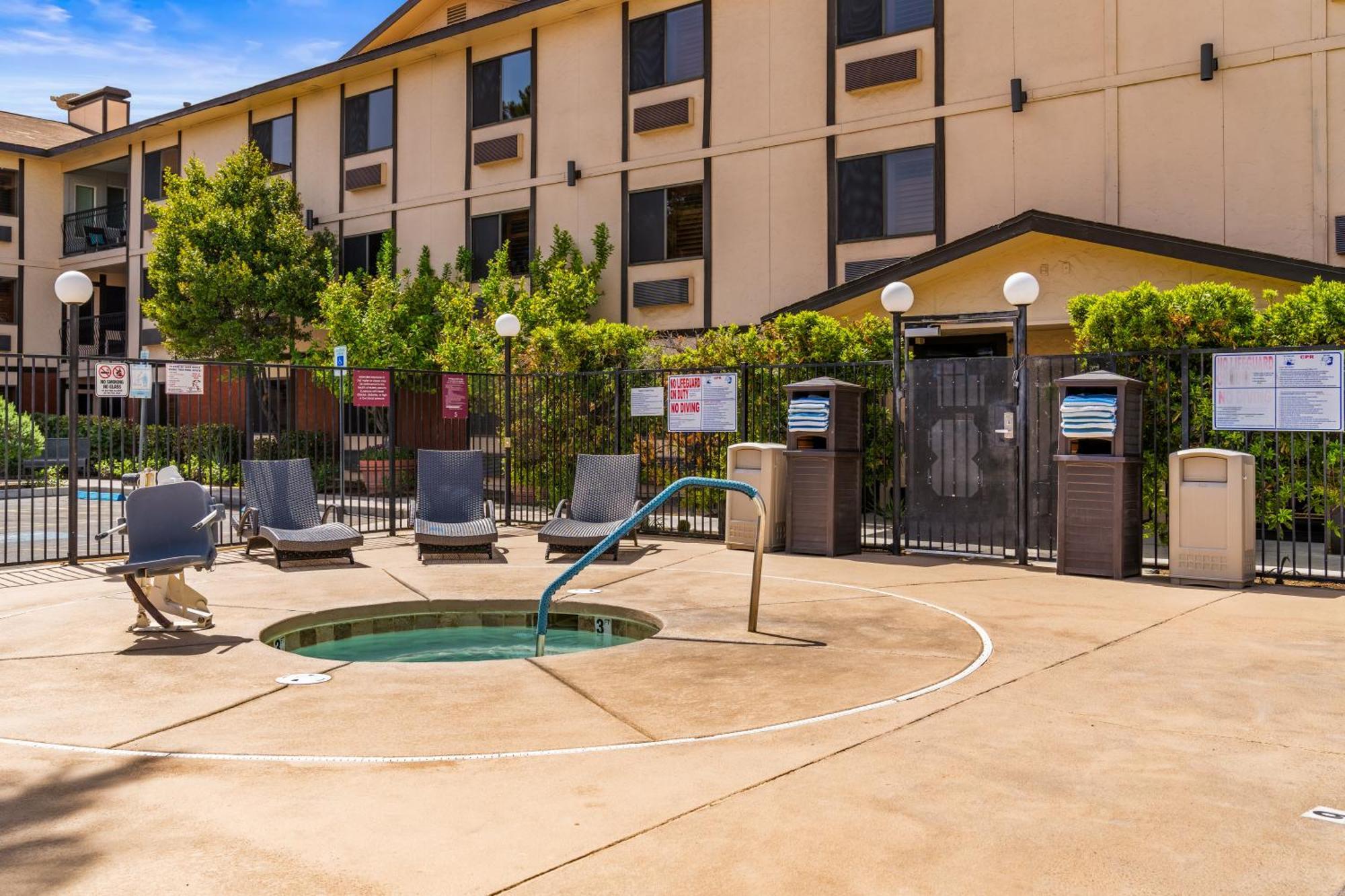 Hotel Ellis Island Casino & Brewery 3*