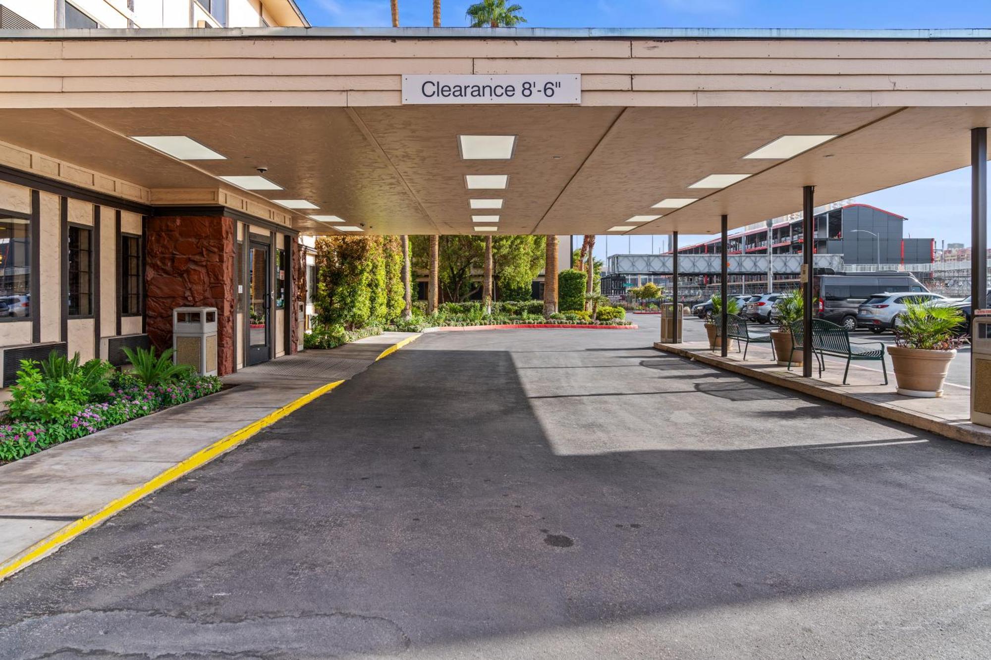 Ellis Island Casino & Brewery Hotel 3*