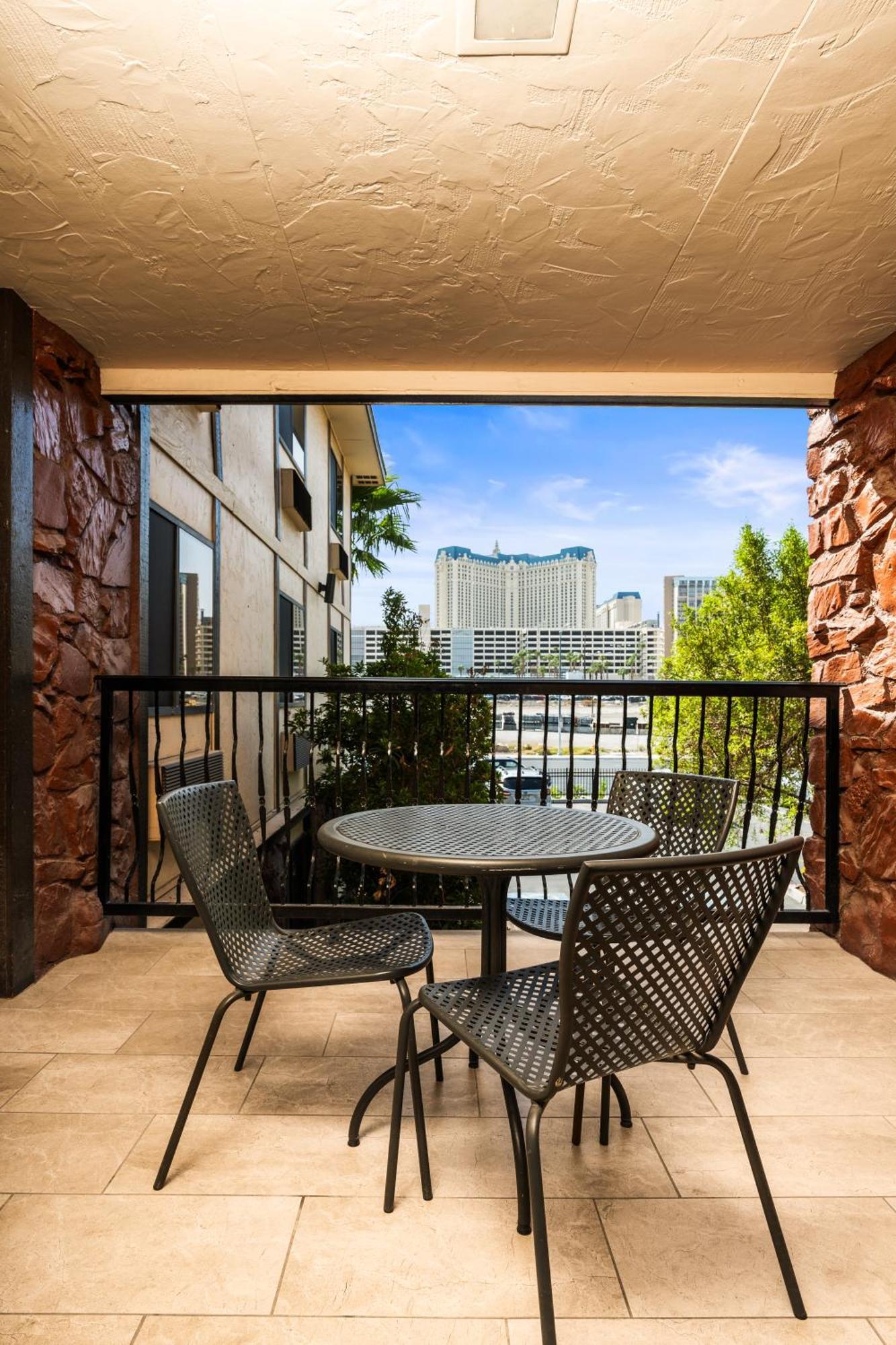 Ellis Island Casino & Brewery Hotel 3*