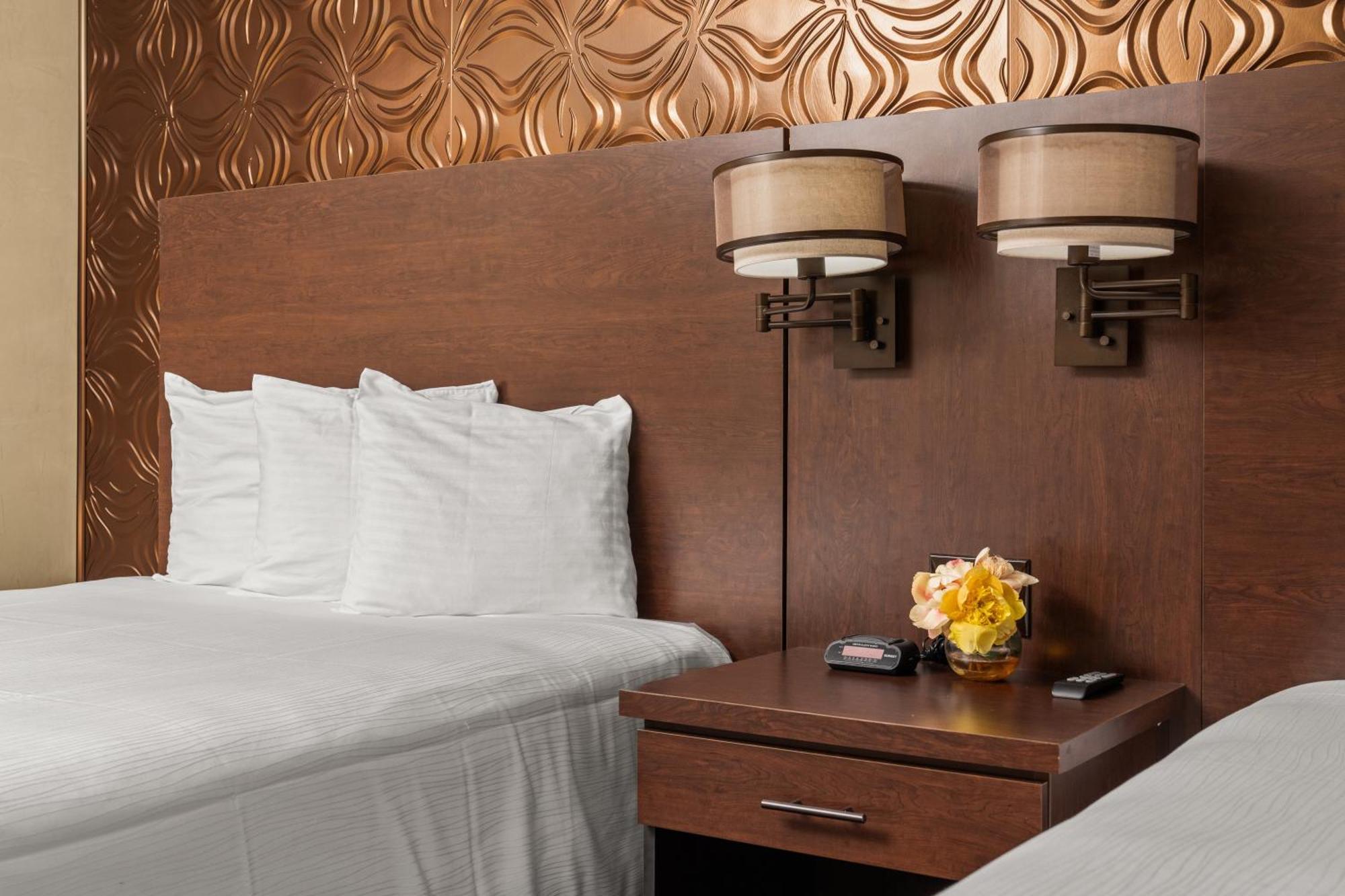 Hotel Ellis Island Casino & Brewery 3*