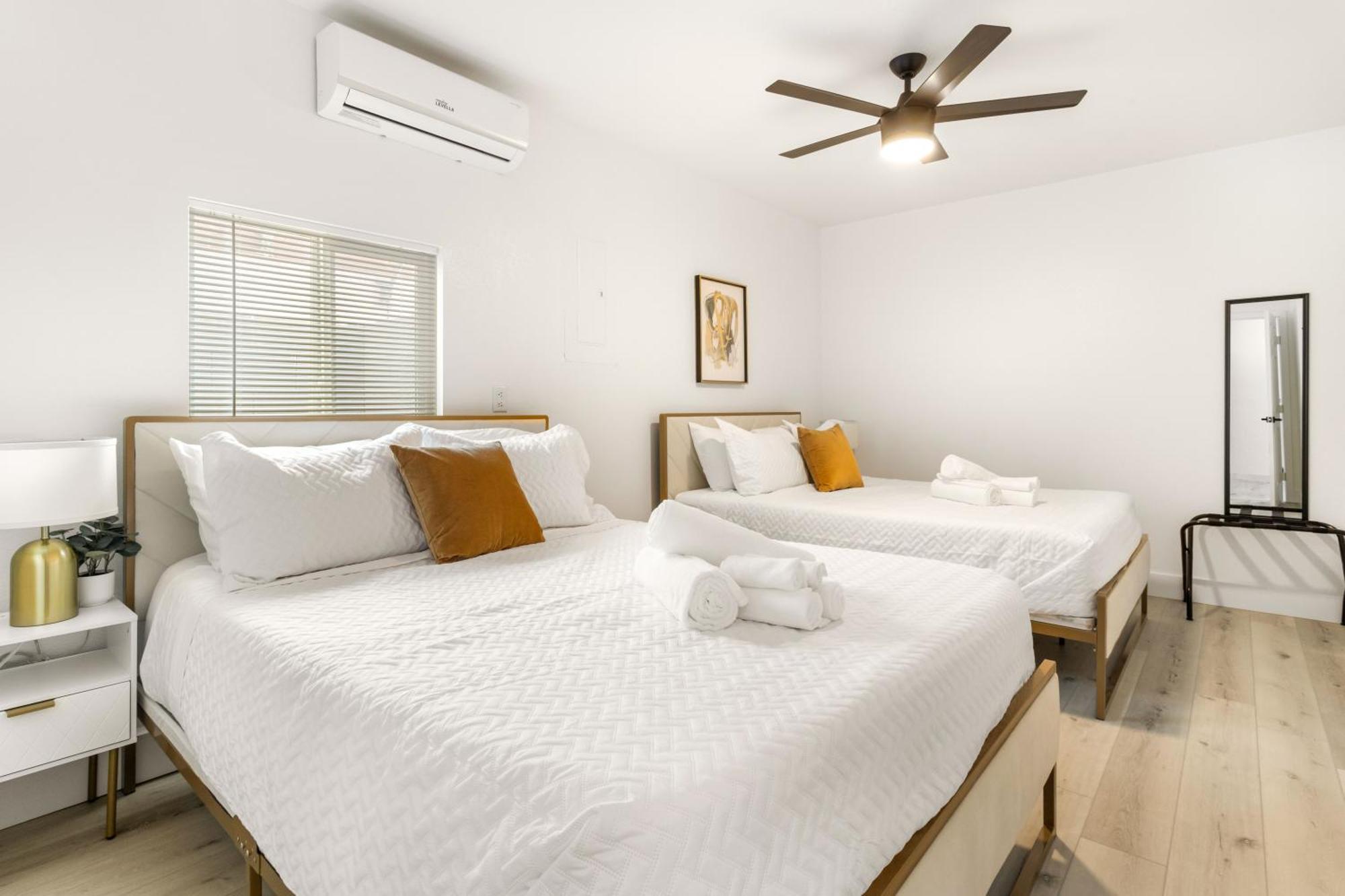 Holiday home Spacious 5 Bedroom House With Heated Pool And Jacuzzi Las Vegas