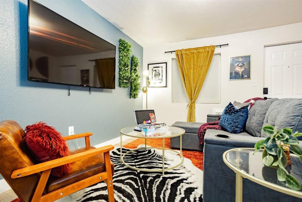 Holiday home Star Unit 3- New Premier & Private Vegas Arts District *