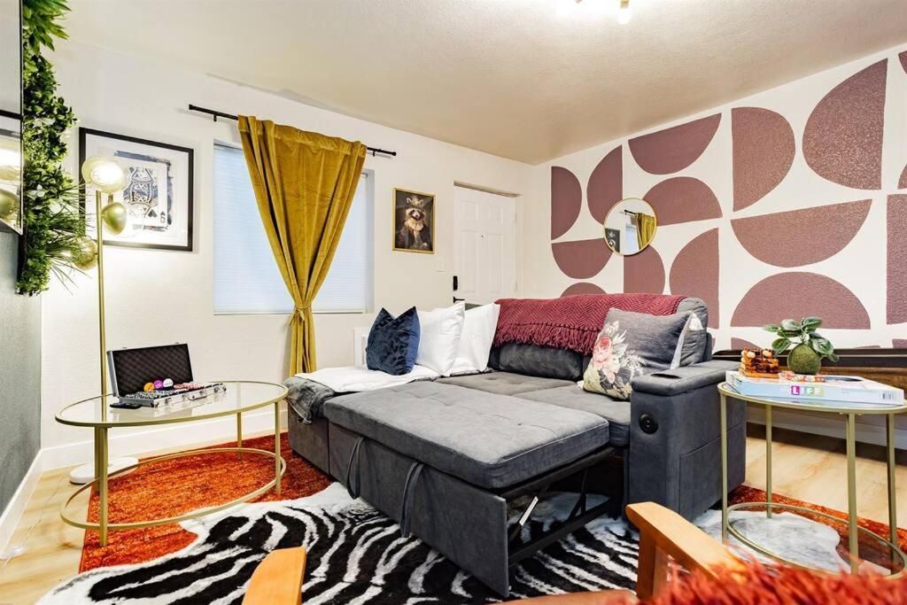 Star Unit 3- New Premier & Private Vegas Arts District Holiday home Las Vegas