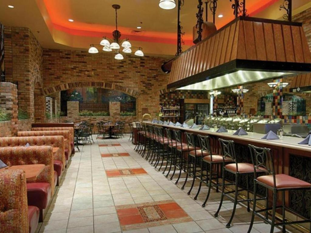 Orleans Y Casino Resort