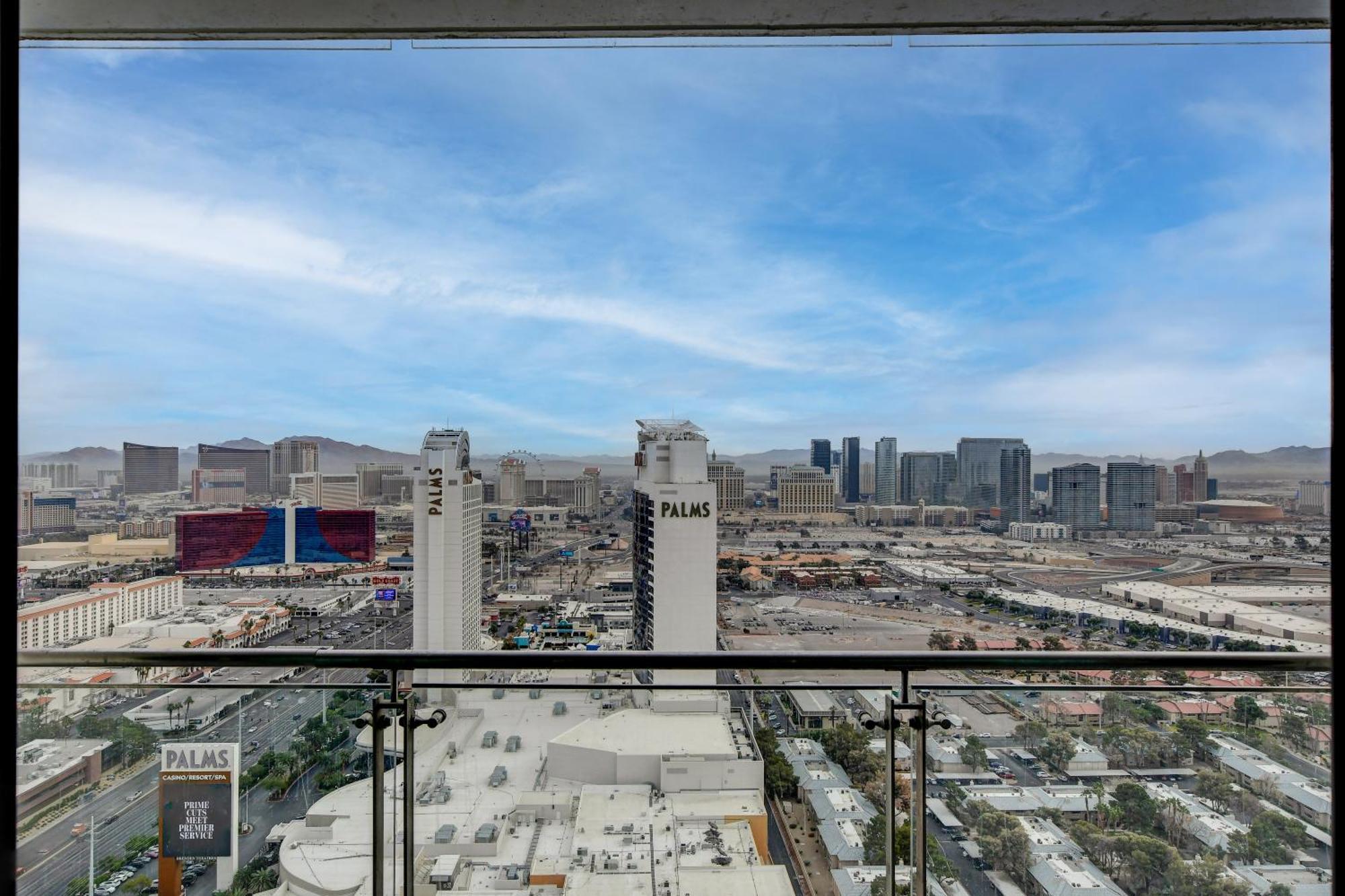 Apartahotel Ava 37th Flr Strip View Balcony Palms Place