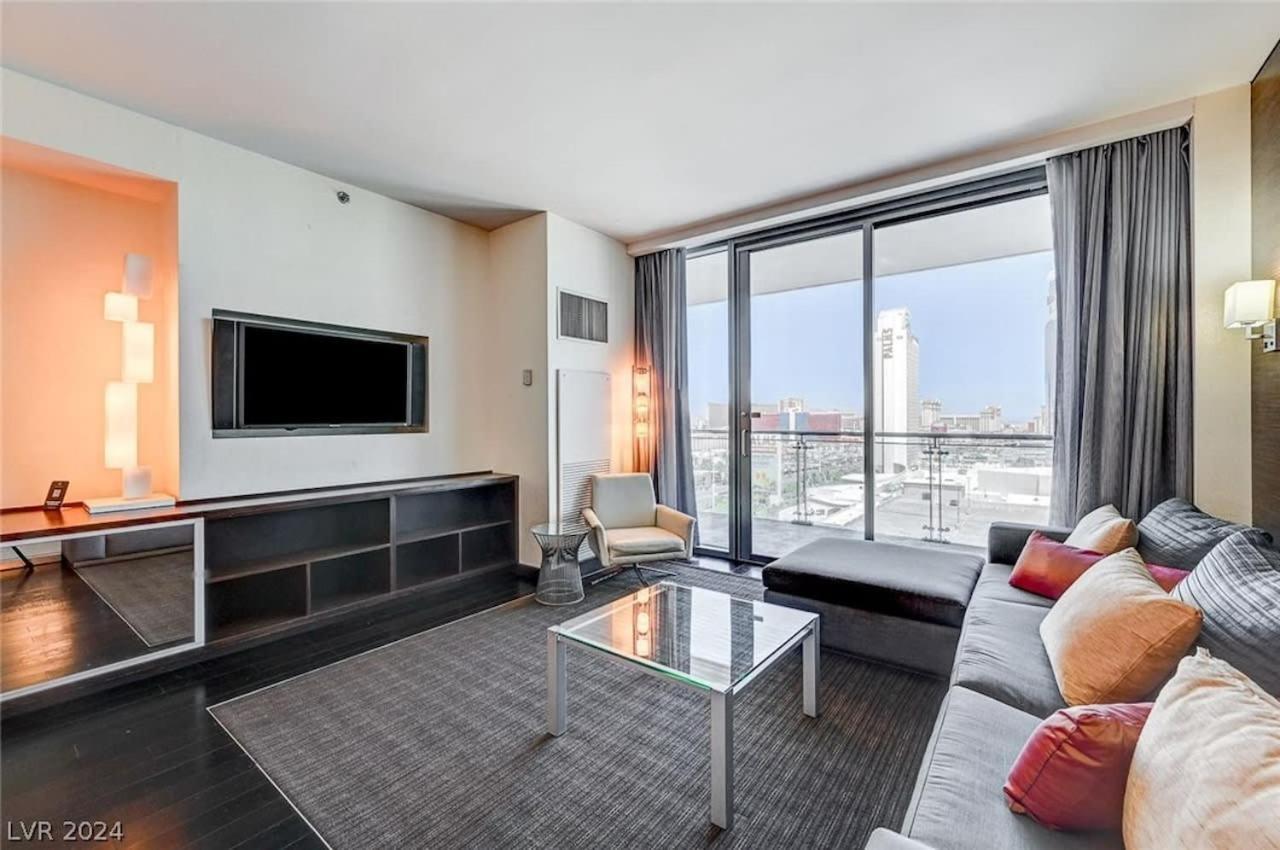 Palms Studio 23319 View & Balcony Apartment