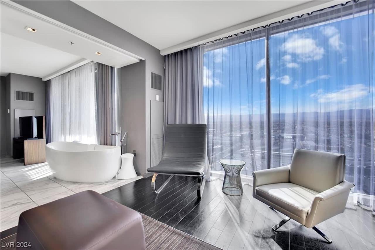 Luxury 1br Palms Strip View Balcony Access 37322