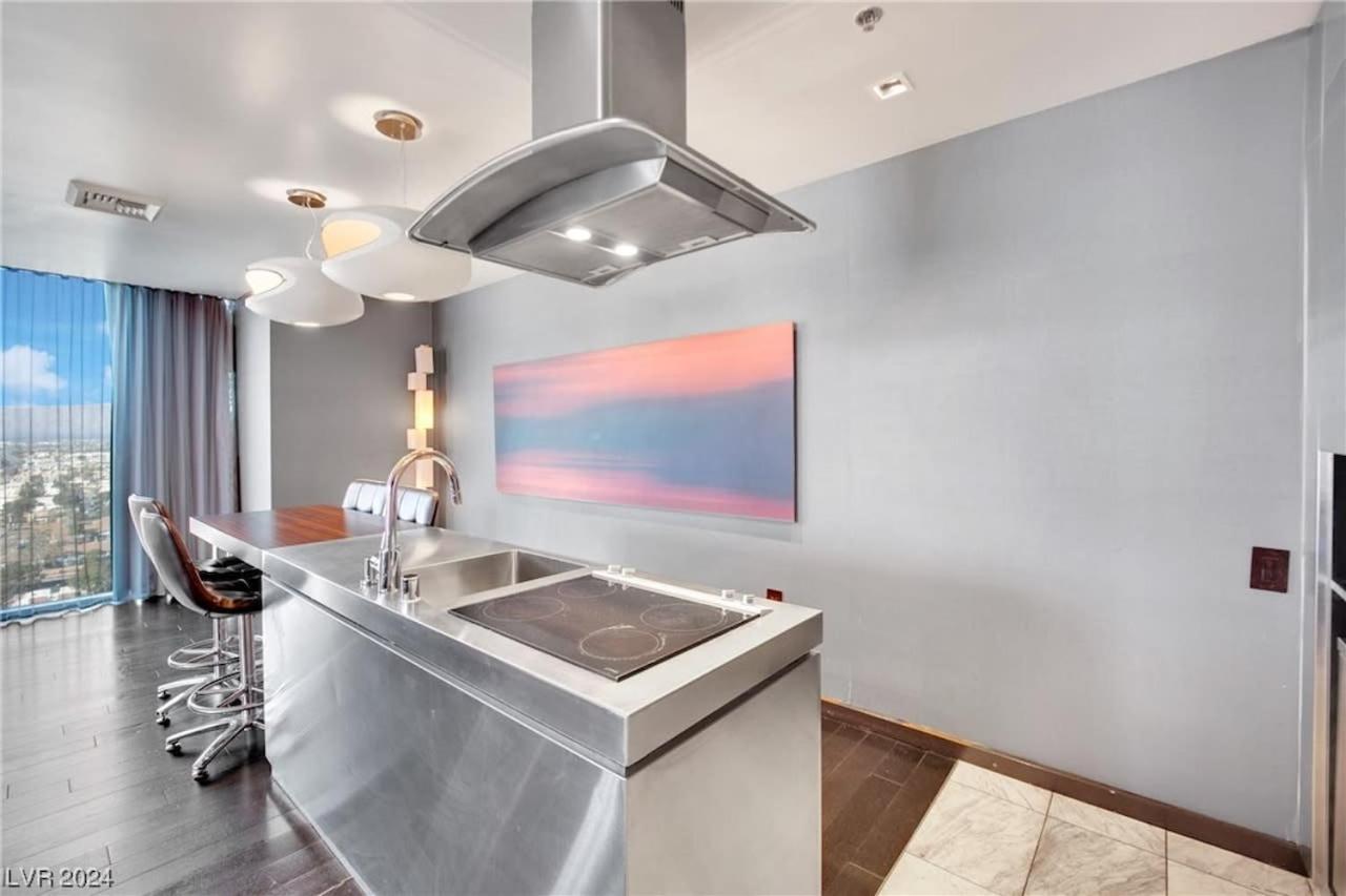 Luxury 1br Palms Strip View Balcony Access 37322 Сasa de vacaciones