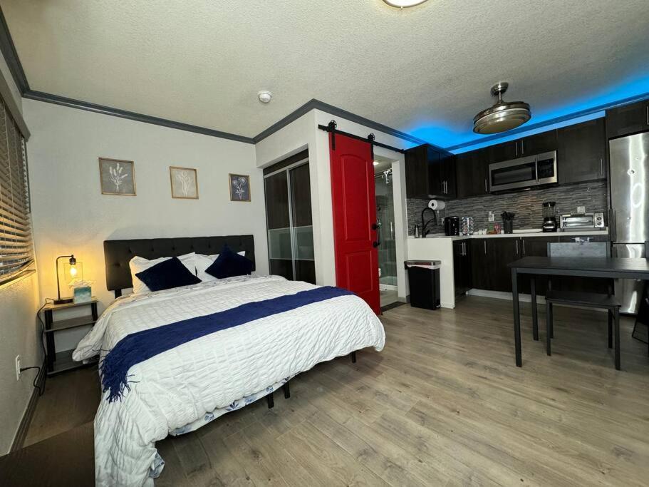 Modern Near Fremont Street Apartamento