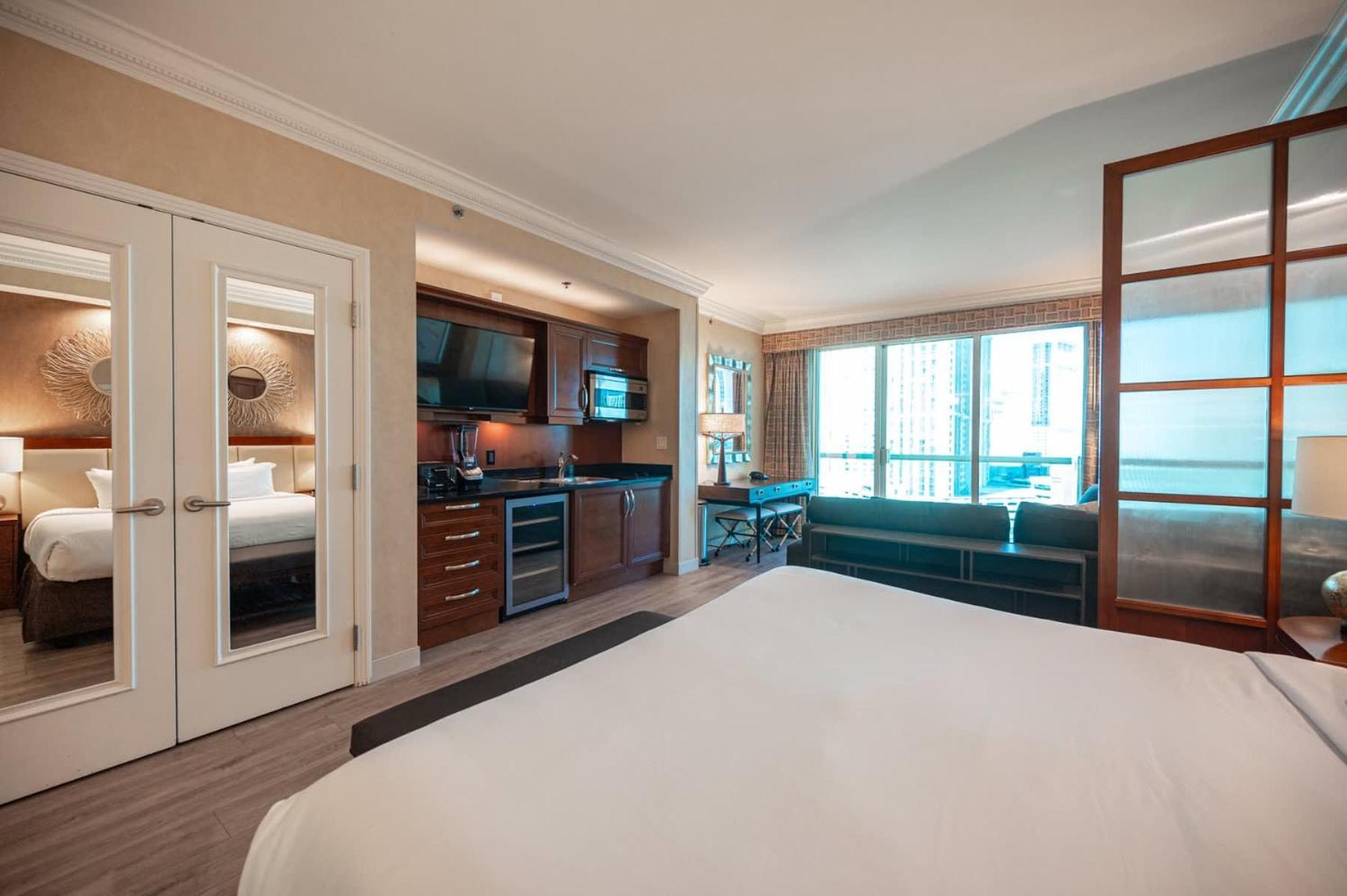 No Fee Strip View Balcony+ Free Valet+ Pool Сasa de vacaciones