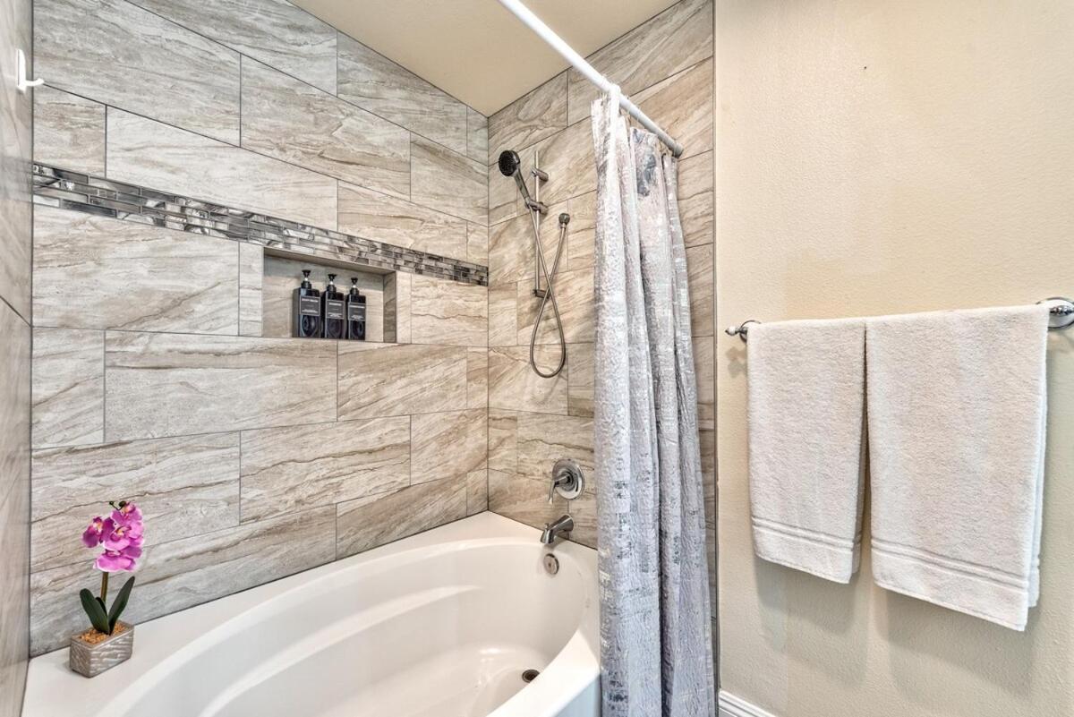 Treasure Bay-3br Pool & Hot Tub Oasis Near T Strip Сasa de vacaciones Las Vegas