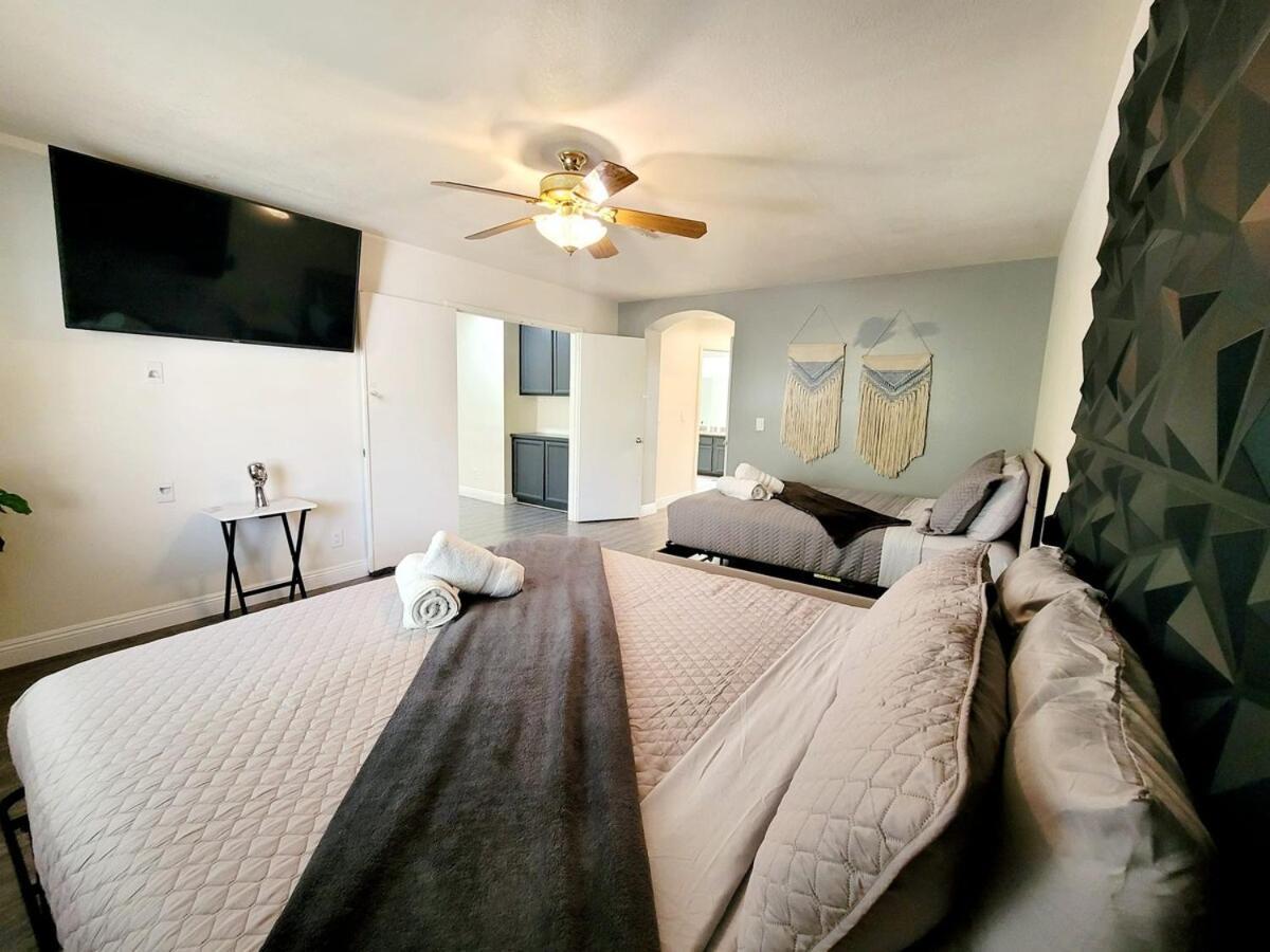Treasure Bay-3br Pool & Hot Tub Oasis Near T Strip Las Vegas