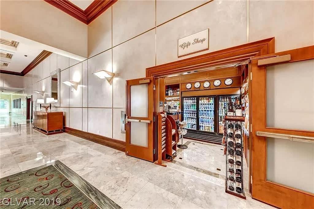 Stunning 1br Strip Views W Balcony 17701 Apartamento *