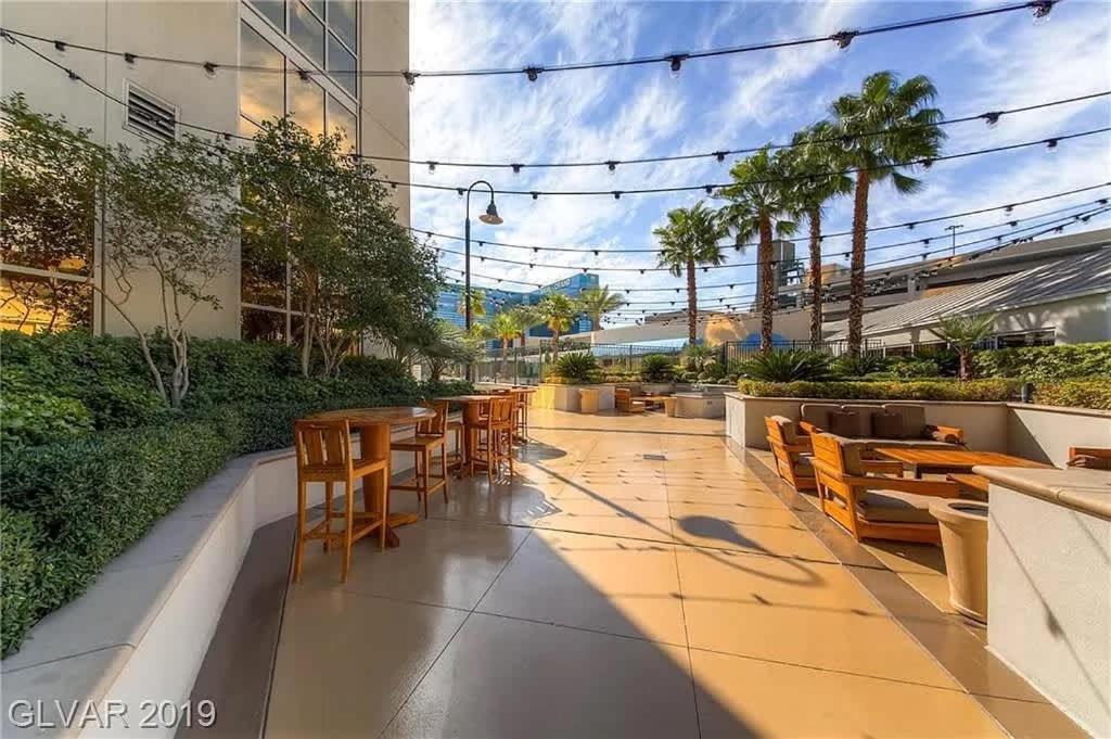 Apartamento Stunning 1br Strip Views W Balcony 17701 *