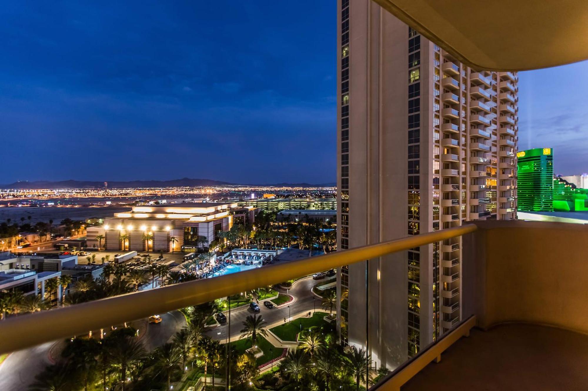 Apartamento Stunning 1br Strip Views W Balcony 17701