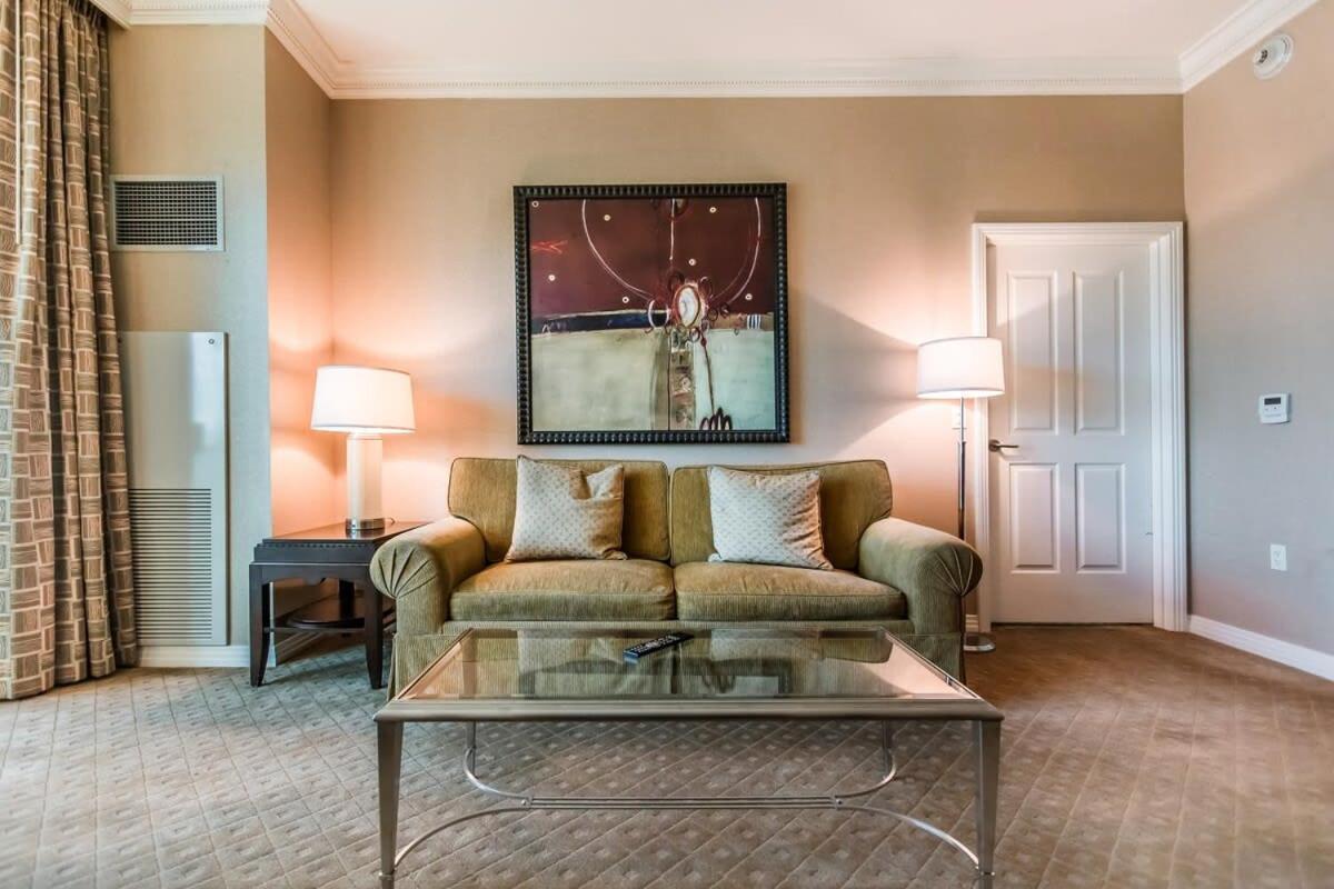 Stunning 1br Strip Views W Balcony 17701 Apartamento Las Vegas