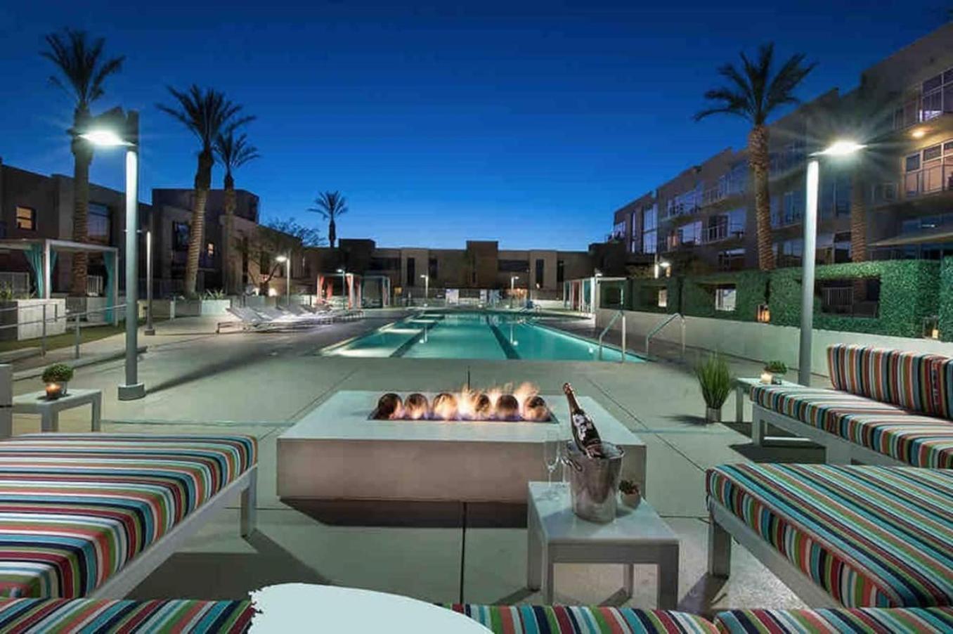 Balcony Luxury High Rise Downtown Fremont Casinos Сasa de vacaciones Las Vegas