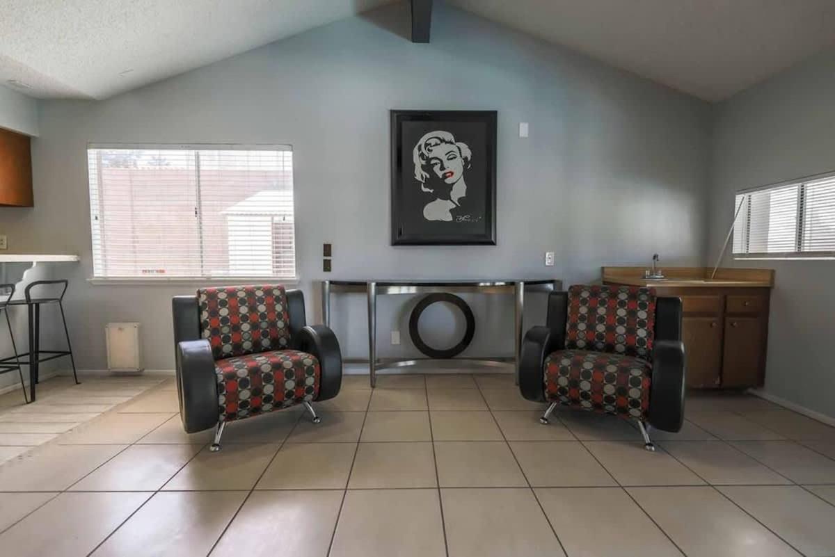 Gorgeous Escape With A Pool In Fabulous Vegas *