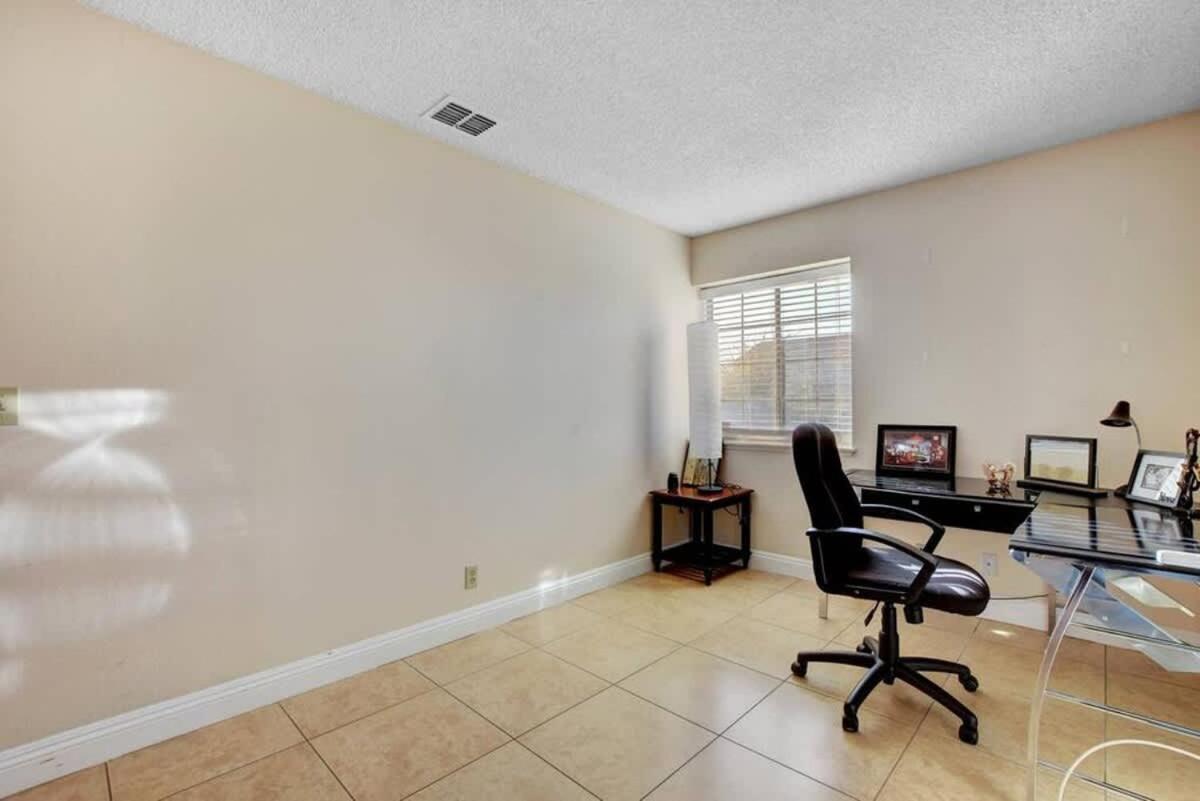 Family-friendly Close To The Strip Сasa de vacaciones Las Vegas