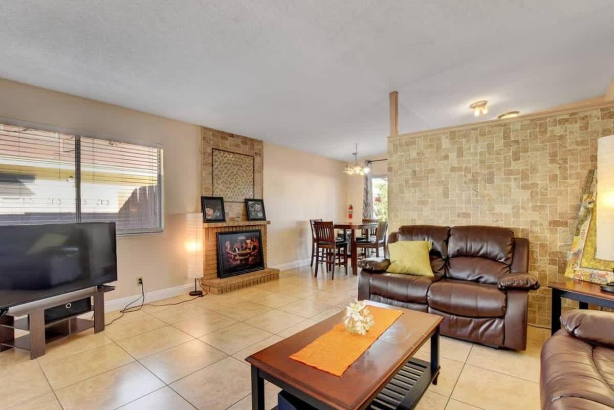 Family-friendly Close To The Strip Сasa de vacaciones *