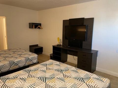 6 North Vegas, Nv Hotel