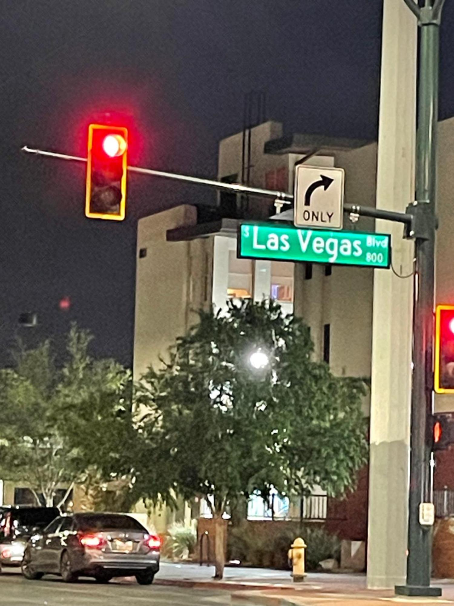 Vegas Diamond In The Ruff! 5 Minutes To Fremont *