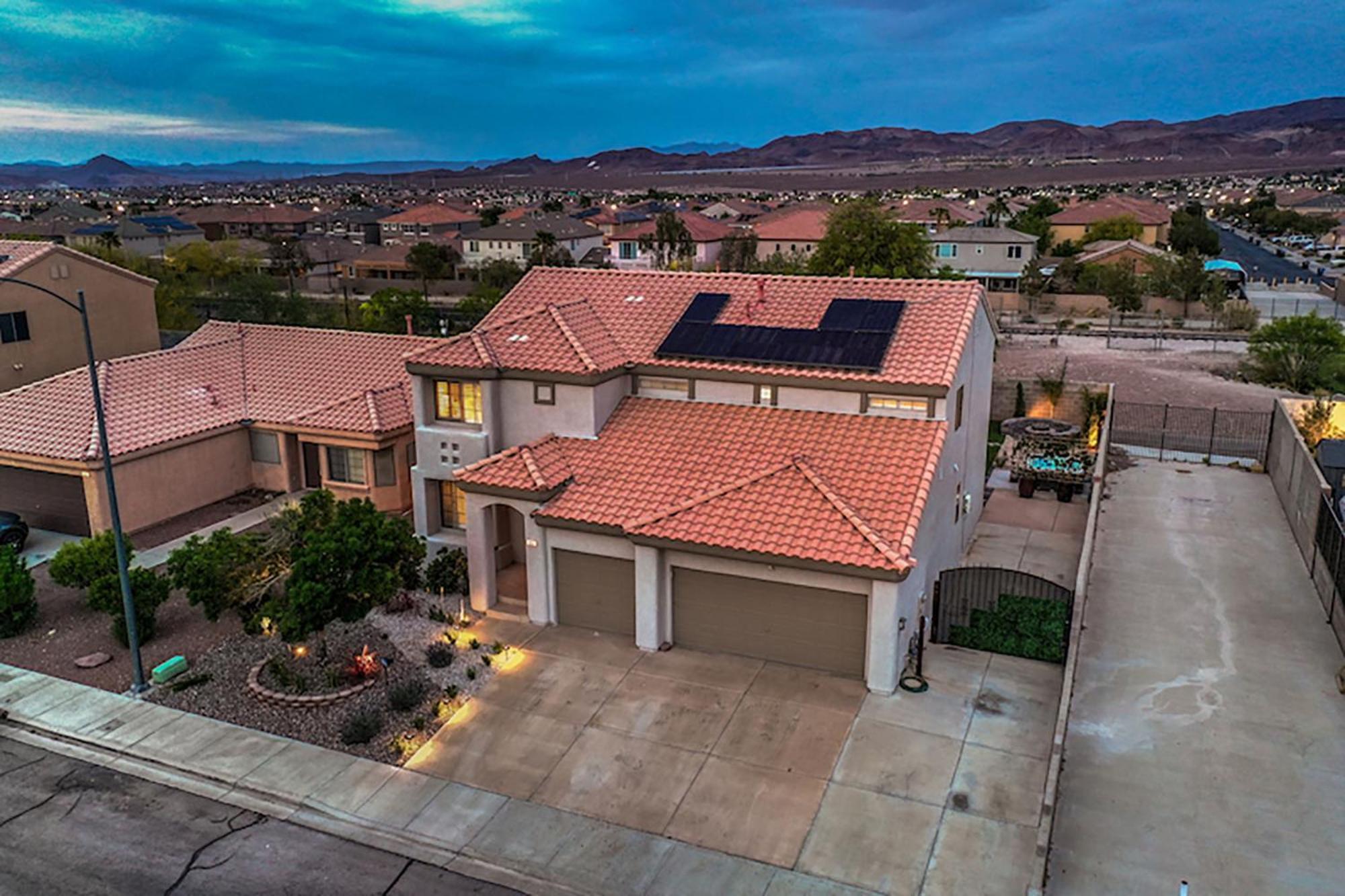 Сasa de vacaciones Buddha Gem, 6 Bed Luxury With Pool Hot Tub Game And Much Las Vegas
