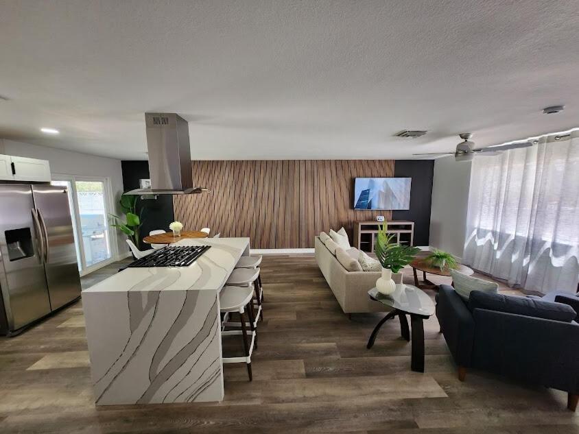 Stylish 4br Oasis - Luxe Backyard Bbq Holiday home Las Vegas