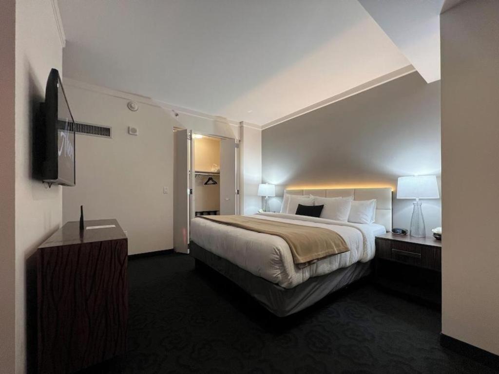Ahern And Event Center Hotel *