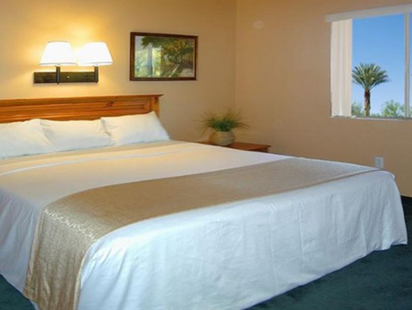Nellis At Main Gate Hotel