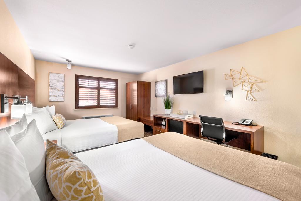 Ellis Island Casino & Brewery 3*