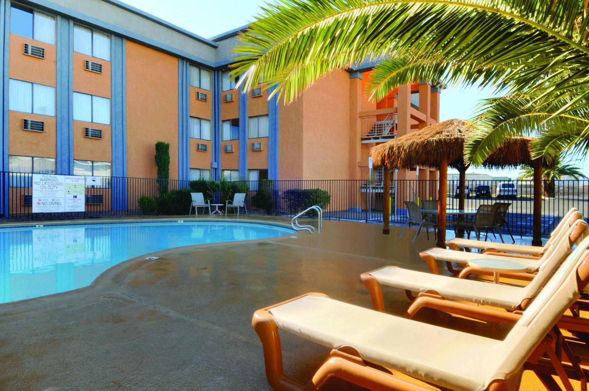 Western Mccarran 3*