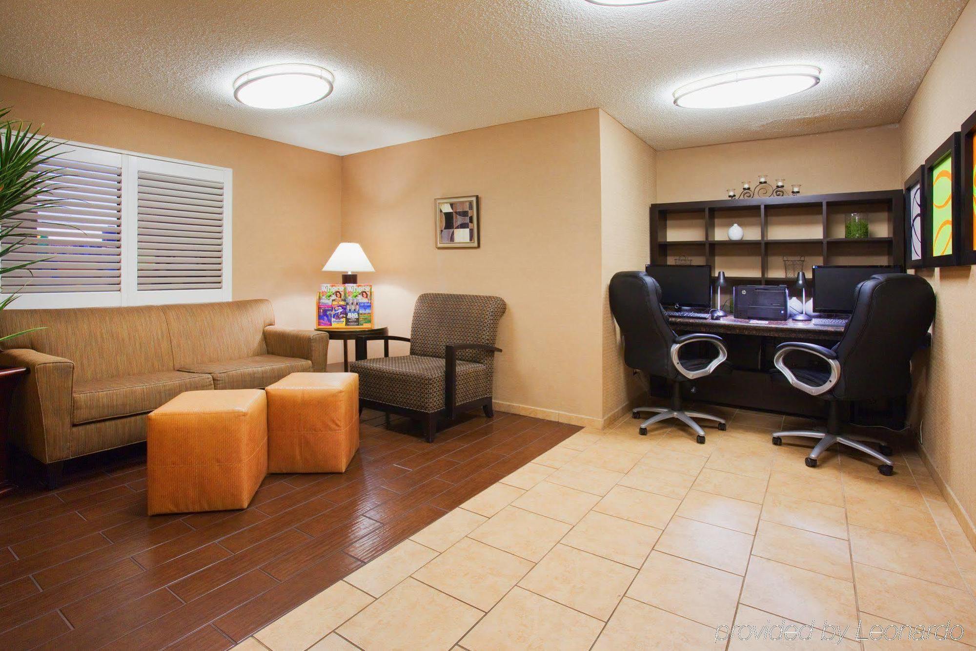 Western Mccarran 3*
