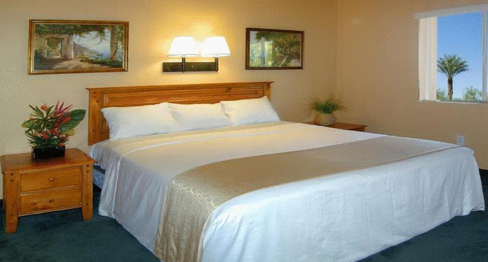 Nellis At Main Gate Hotel 2*