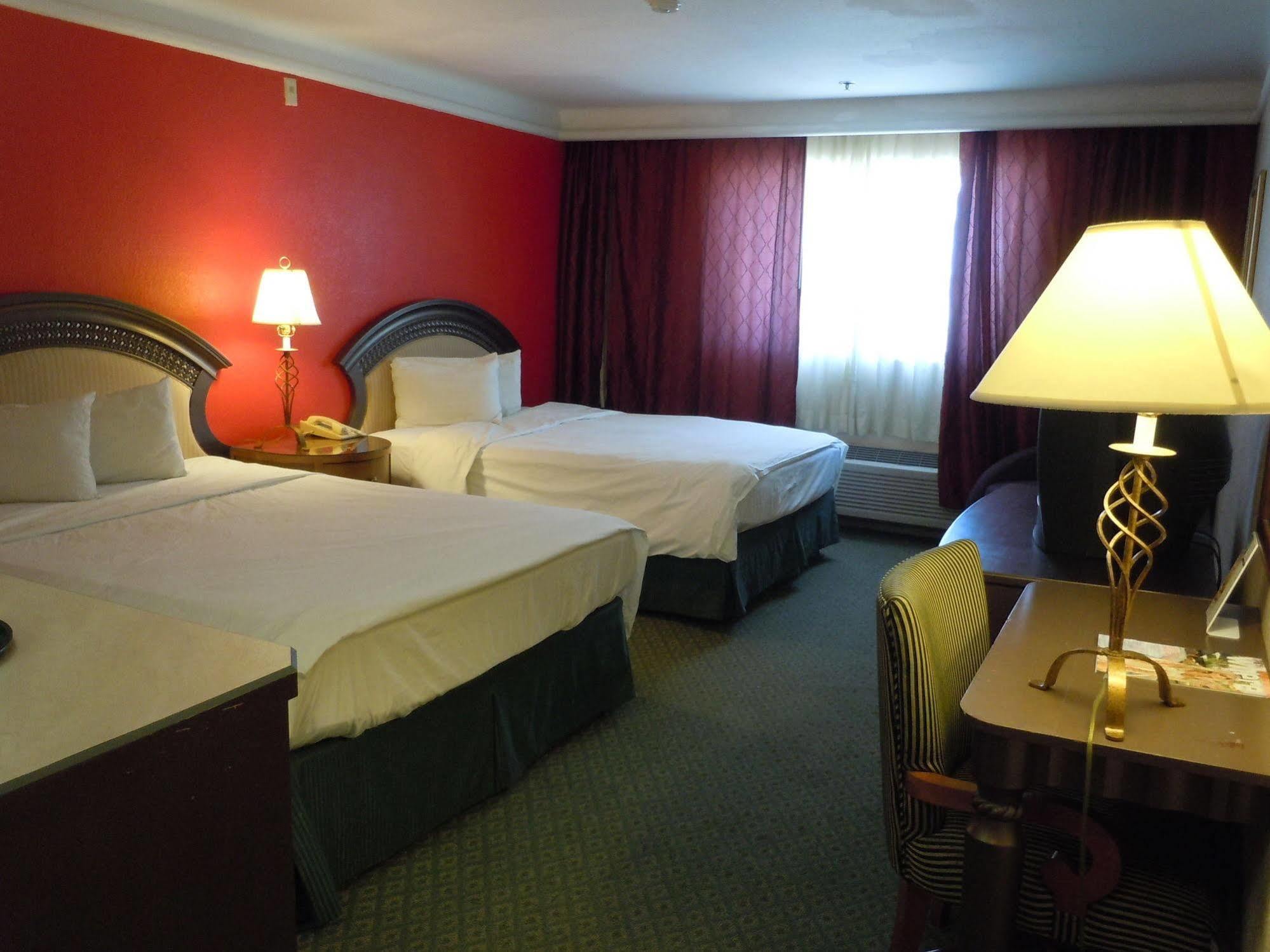 Ramada Vegas