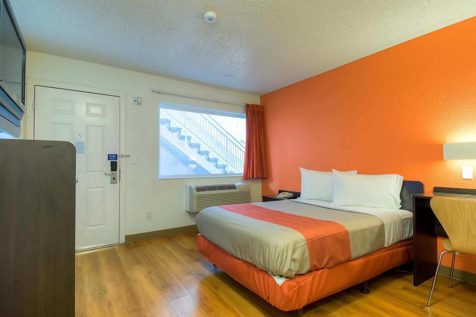 Motel 6-Las Vegas, NV - Tropicana Hotel Las Vegas