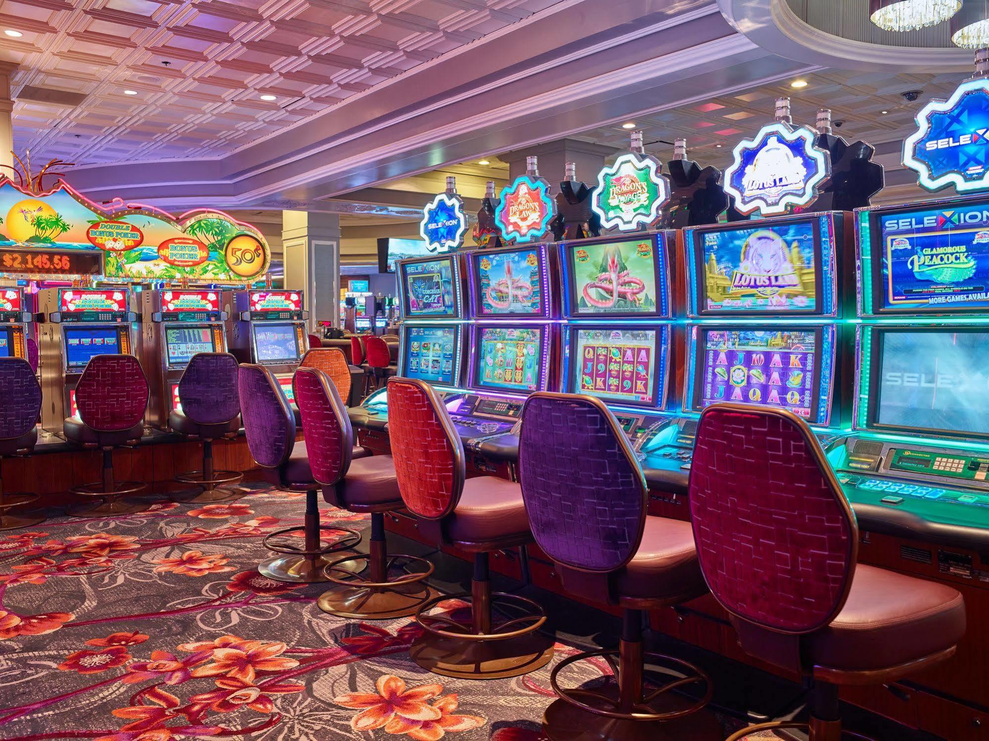 California Y Casino Hotel 3*