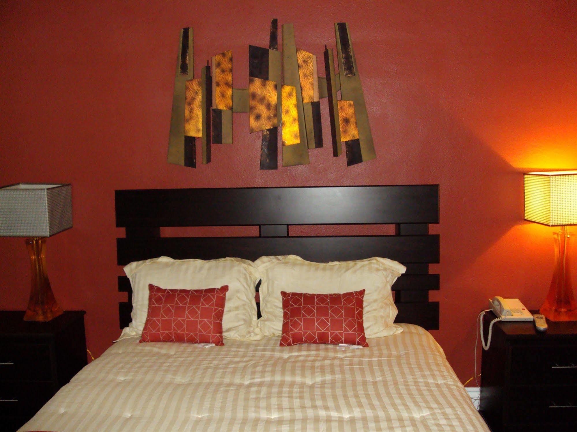 Desert Hills Motel 2*